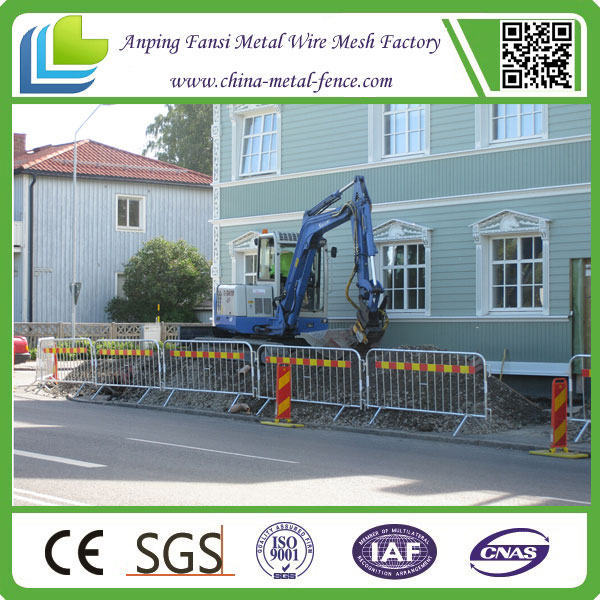 Road Safety Galvanized Steel Mobile Barrier with Wheels