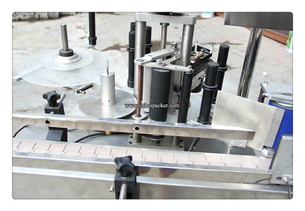 Automatic Round Bottle Vial Labeling Machine