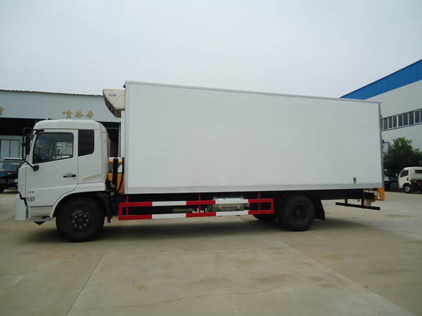 Dongfeng Tianjin 10-12 Ton Refrigerator Truck