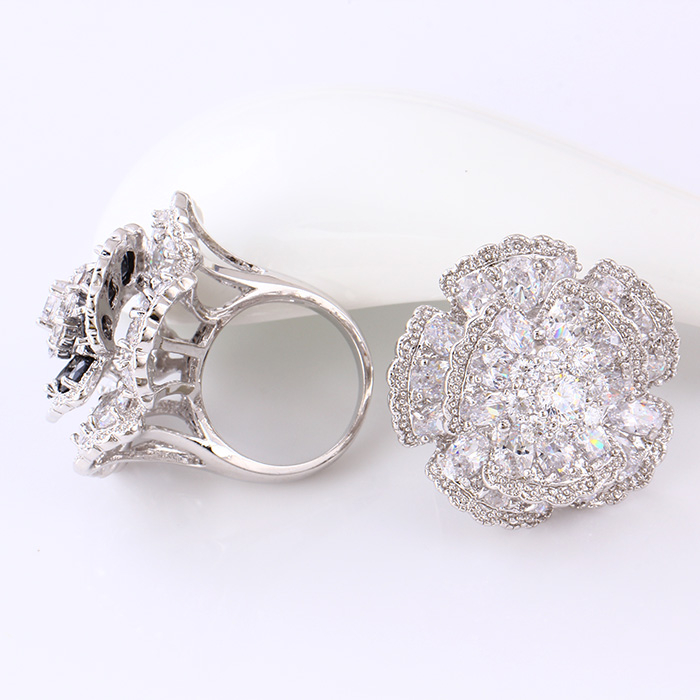 11826 Fashion Luxury CZ Diamond Big Flower Silver-Plated Jewelry Finger Ring for Wedding