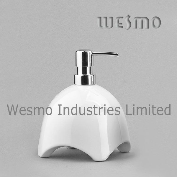 Simple and Unique Style White Porcelain Soap Dispenser (WBC0420A)