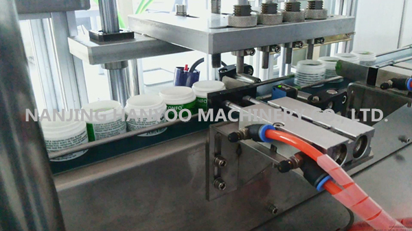 Automatic Various Liquid Filling Machine for Pharmacy Bottles (GY-L8)