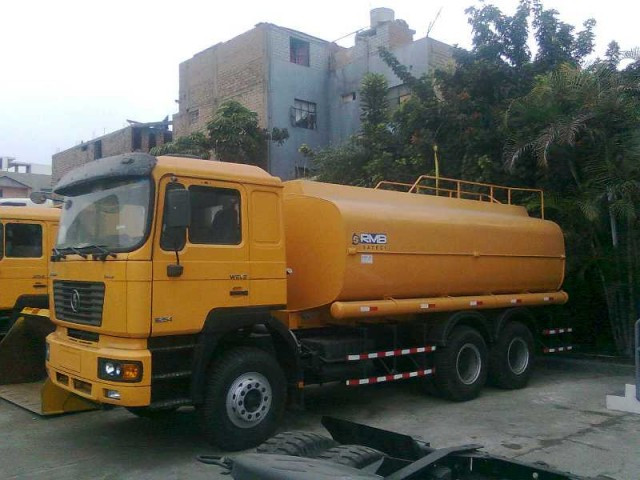 Shacman F2000 6X4 Oil Tanker Truck