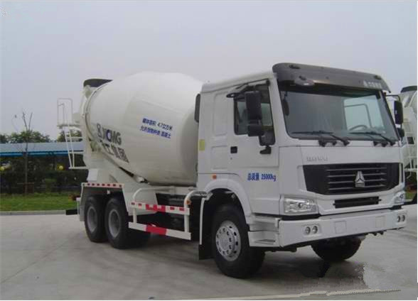 XCMG 14m3 Heavy Duty Concrete Mixer Truck / Mixing Truck / Cement Mixer Truck with Sinotruk Chassis