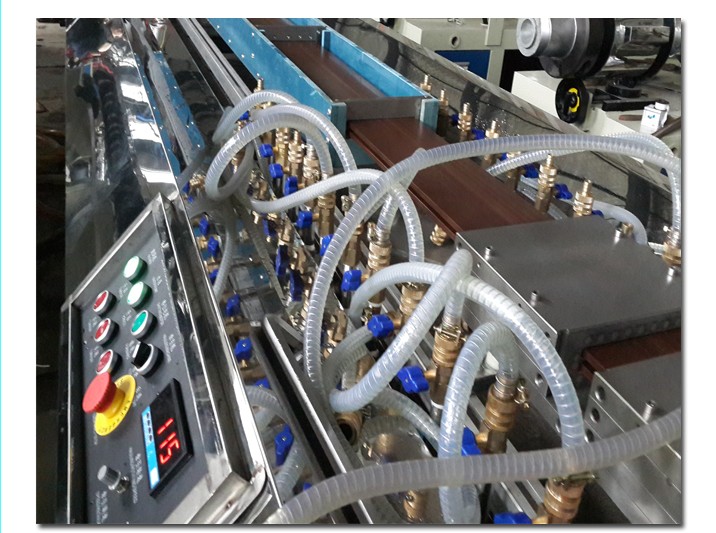 CE/ISO/SGS Wood Plastic Compound WPC Production Line