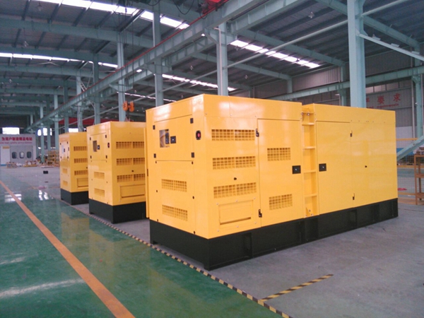 375kVA/300kw Cummins Soundproof Generator with Ce Approved (GDC375*S)