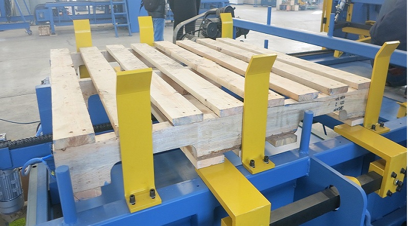 High Quality Wood Pallet Nailing Machine Wood Assemble Machine