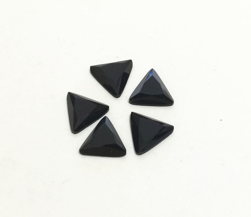 Yiwu Wholesale Flat Back Triangle Glass Beads for Dresses Decoration