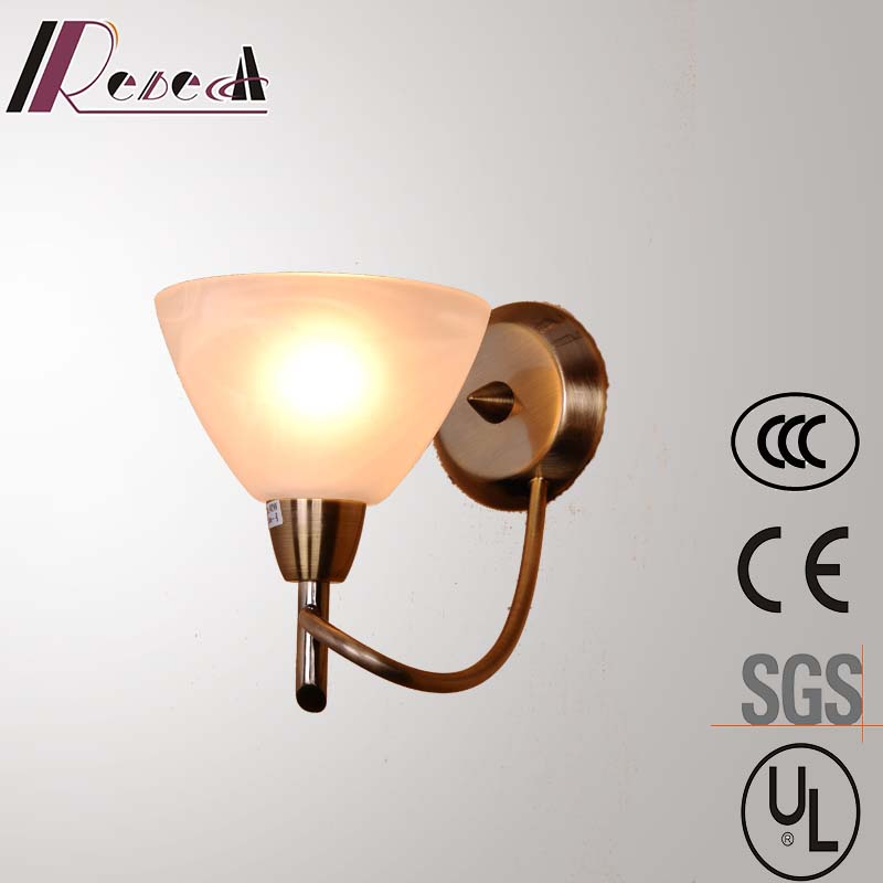 Modern Simple Hotel Decorative Brass Bedside Iron Wall Lamp