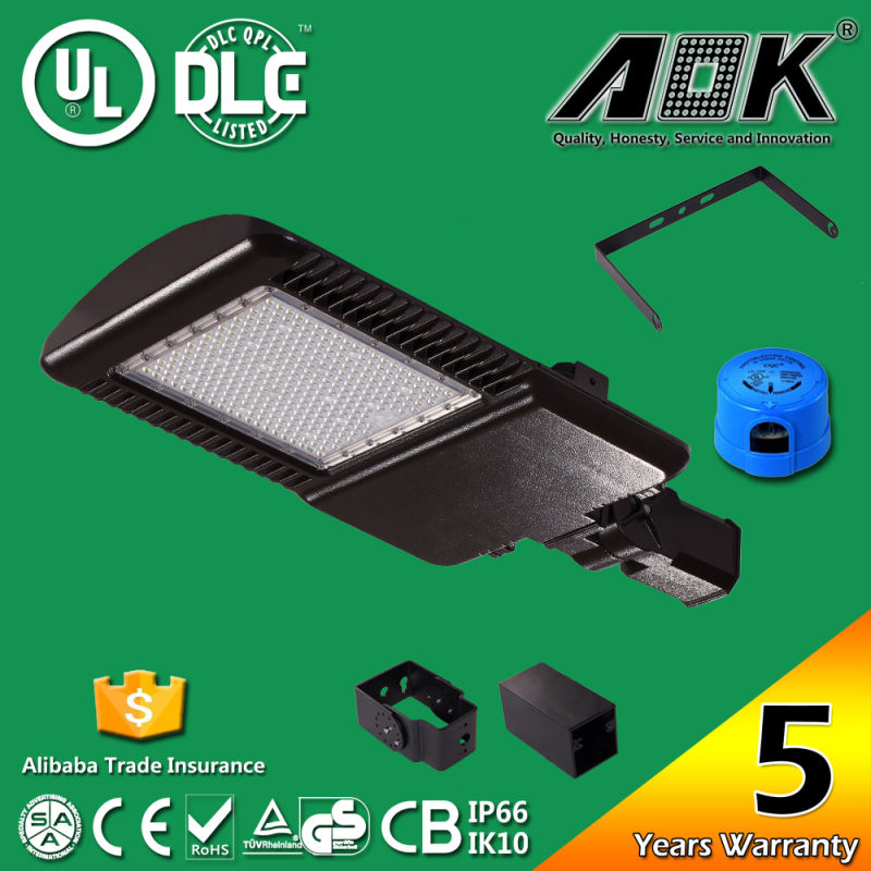 UL Dlc Listed 130lm/W 1000W Replacement LED Parking Lot Light