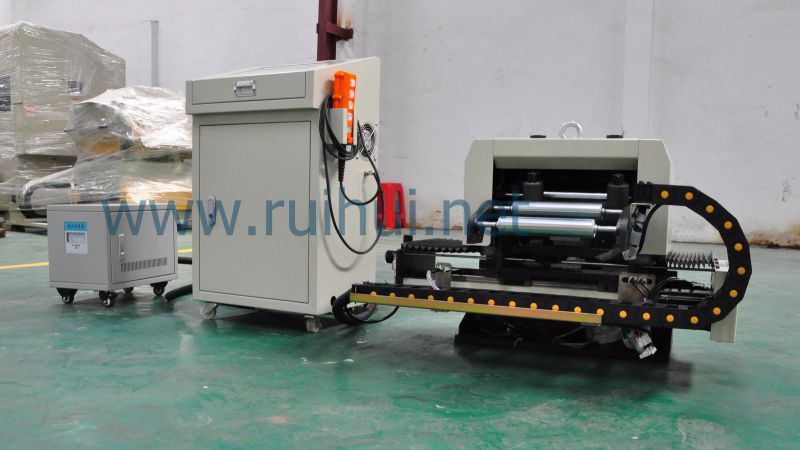 Servo nutation roll feeder use in the appliance industry