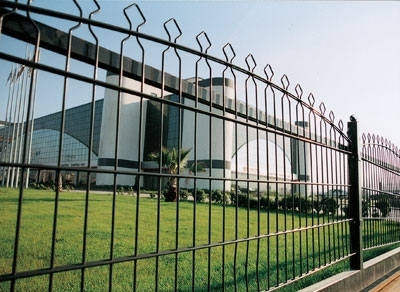 Hot-Dipped Powder Coated Metal Wire Mesh Security Fence