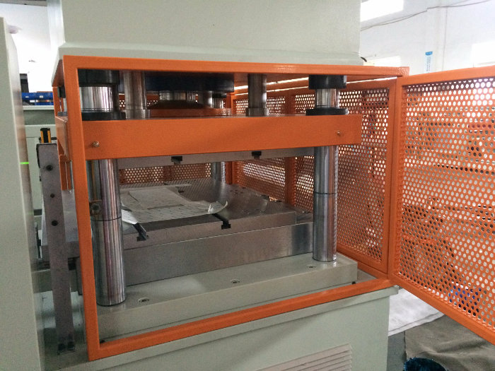 Touch Screen Operation Die Cutting Machine