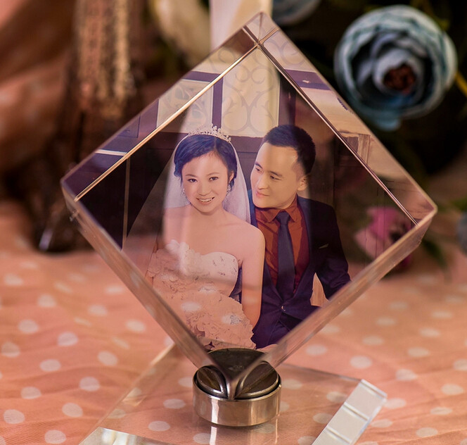 Rotating Crystal Photo Frame for Christmas Gifts