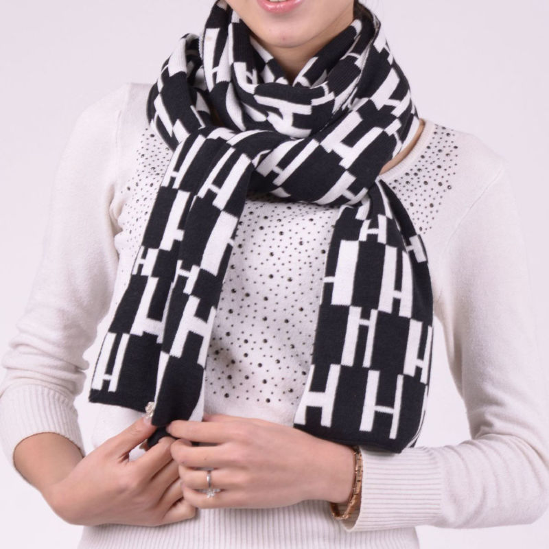 Lady Pattern Knitted Winter Circle Loop Scarf (SK114)