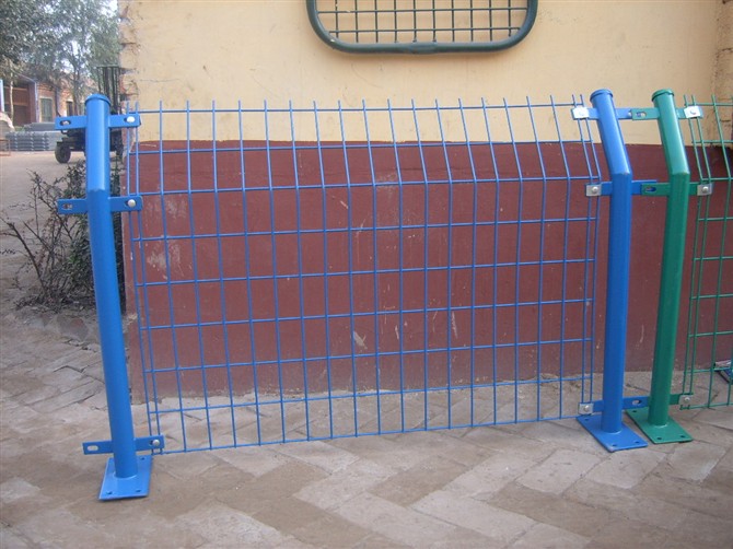 Low Price Bilateral Wire Fence Factory