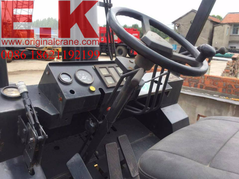 Japanese Komatsu Diesel Forklift Truck  (FD250-7)