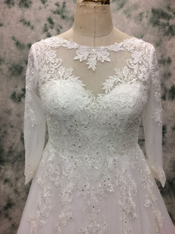 Princess Plus Size Long Sleeve Lace Wedding Gown for Bride