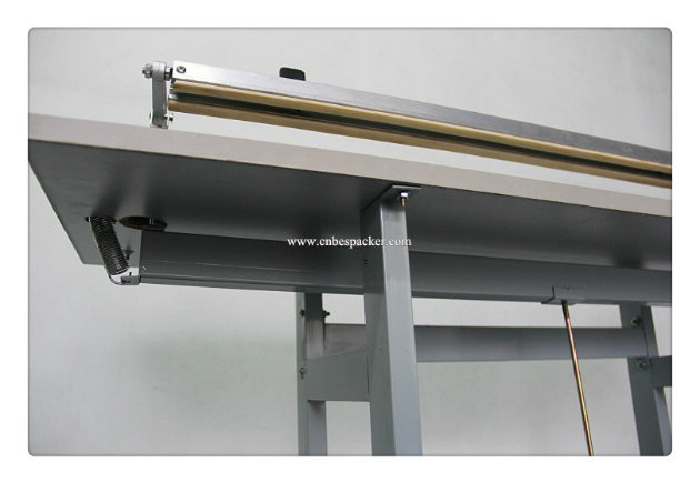 Low Price Foot Type Polythene Sealing and Cutting Machine