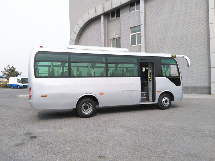 Low Price 30 Seats Coach Bus with Yuchai Engine