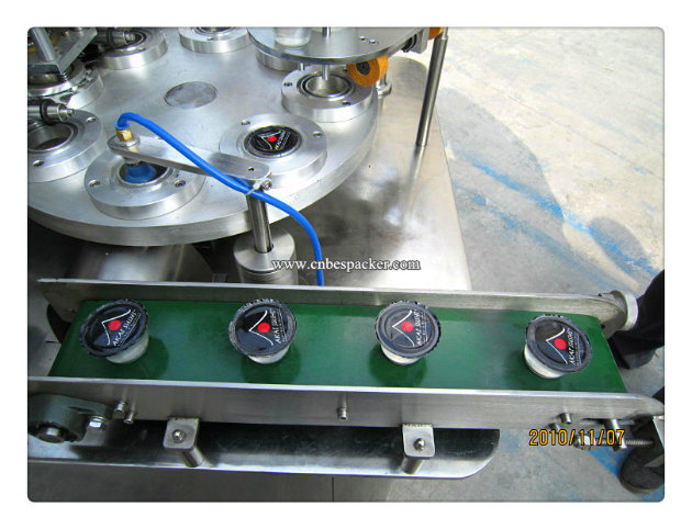 Rotary Type Automatic Cup Water Tray Sealing Machine