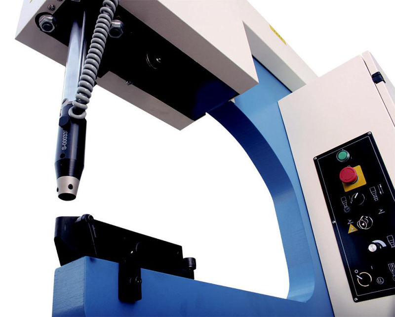 Fastener Insertion Press with Hydraulic