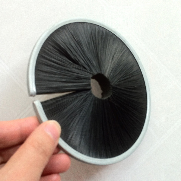 Black Nylon Material Twine Strip Brush (YY-121)