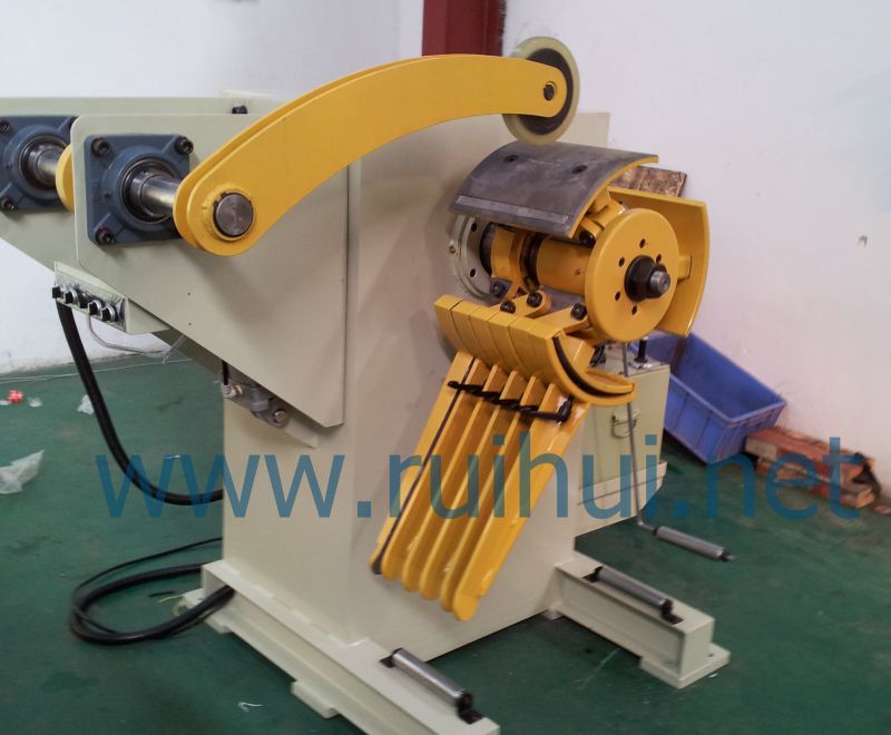 Uncoiler Which Have Manual or Pneumatic Models Can Be Selected