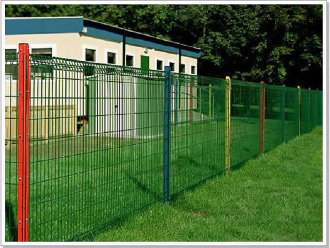 2015 Factory Cheap PVC Spraying Roll Top Fence