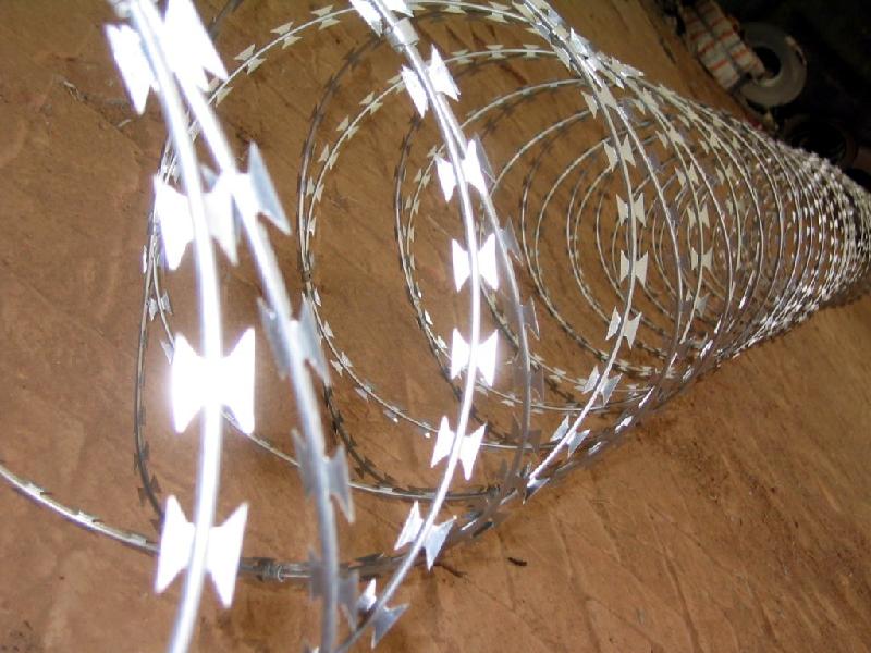 Galvanized Razor Barbed Wire Mesh Fence