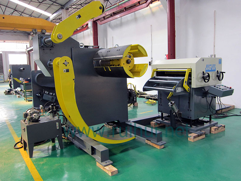 Coil Sheet Automatic Feeder with Straightener for Straightener Supplier