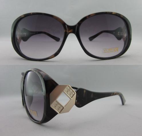 Hot Selling Frame Plastic Sunglasses P01075