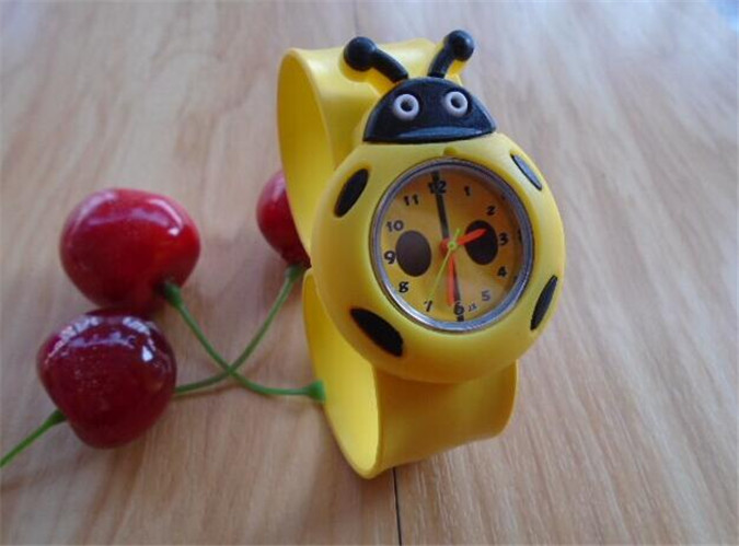 Yxl-352 Cute Silicone Watch Colorful Jelly Slap Watch Animal Ketty Panda Bird Sleep Kids Slap Watch