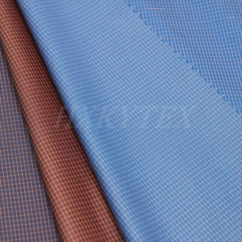 Nylon with Polyester Ripstop Fabric for Lightweight Coat