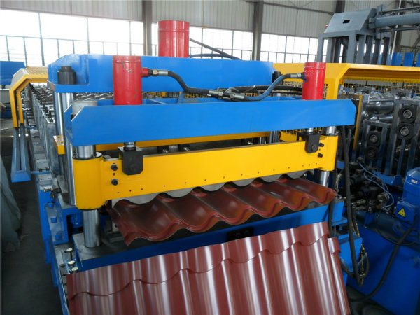 Metal Steel Roofing Roll Forming Machine with High Quality