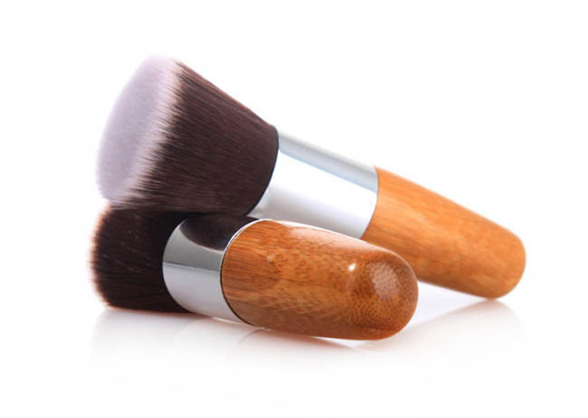 Single Short Bamboo Handle Makeup Brush Foundation Brush