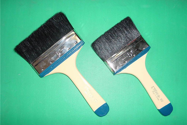 102 Black Bristle Paint Brush with Wooden Handle