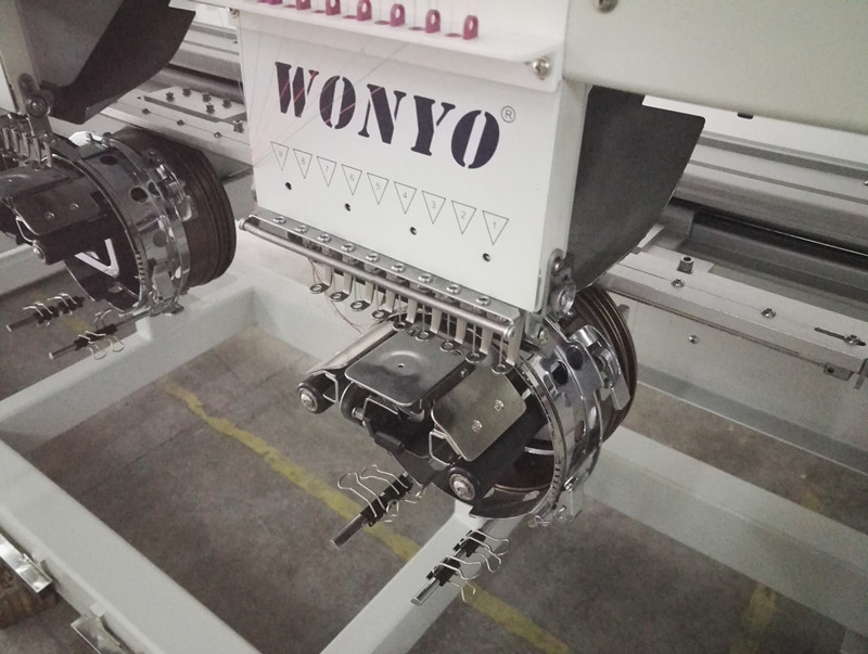 Wonyo Computerized Mutil-Head Embroidery Machine 4 Heads Cap Embroidery (WY904C/1204C)