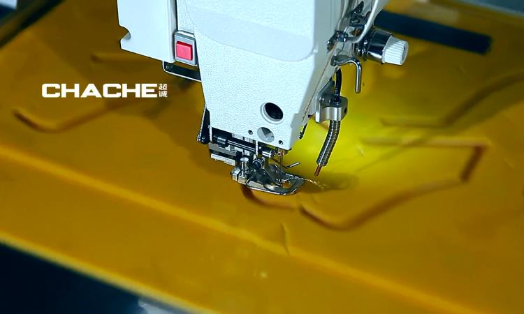 overlock sewing machine