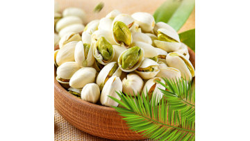 Nuts and pistachios for snacks