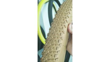 City bicycle tyre 3