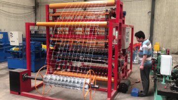 Automatic Grassland Field Fence Wire Mesh Knitting Making Machine/ cattle fence net making machine1