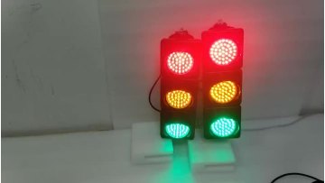 red yellow green traffic light