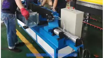 Duct locking machine