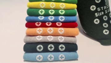 Rubber top custom hospital socks1