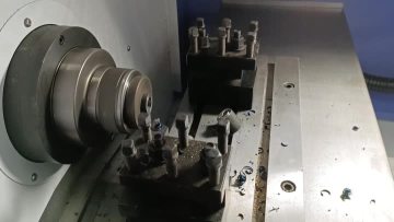 cnc lathe auto feeding.mp4