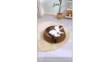 Foldable deformable interactive corrugated cat scr