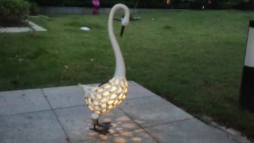 Swan ornament solar lamp