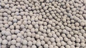 Wear-resistant steel balls for metal products
