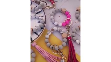 2021 Summer Elastic Silicone Bead Keychain Bracelet Cuentas Llavero De Madera Wooden Beads Suede Circle Tassel Wristlet Keychain - Buy Silicone Bead Keychain Bracelet,Wristlet Keychain,Elastic Keychain Product on Alibaba.com